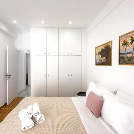 Eclectic Moonstone Apartment In Athens Exterior photo