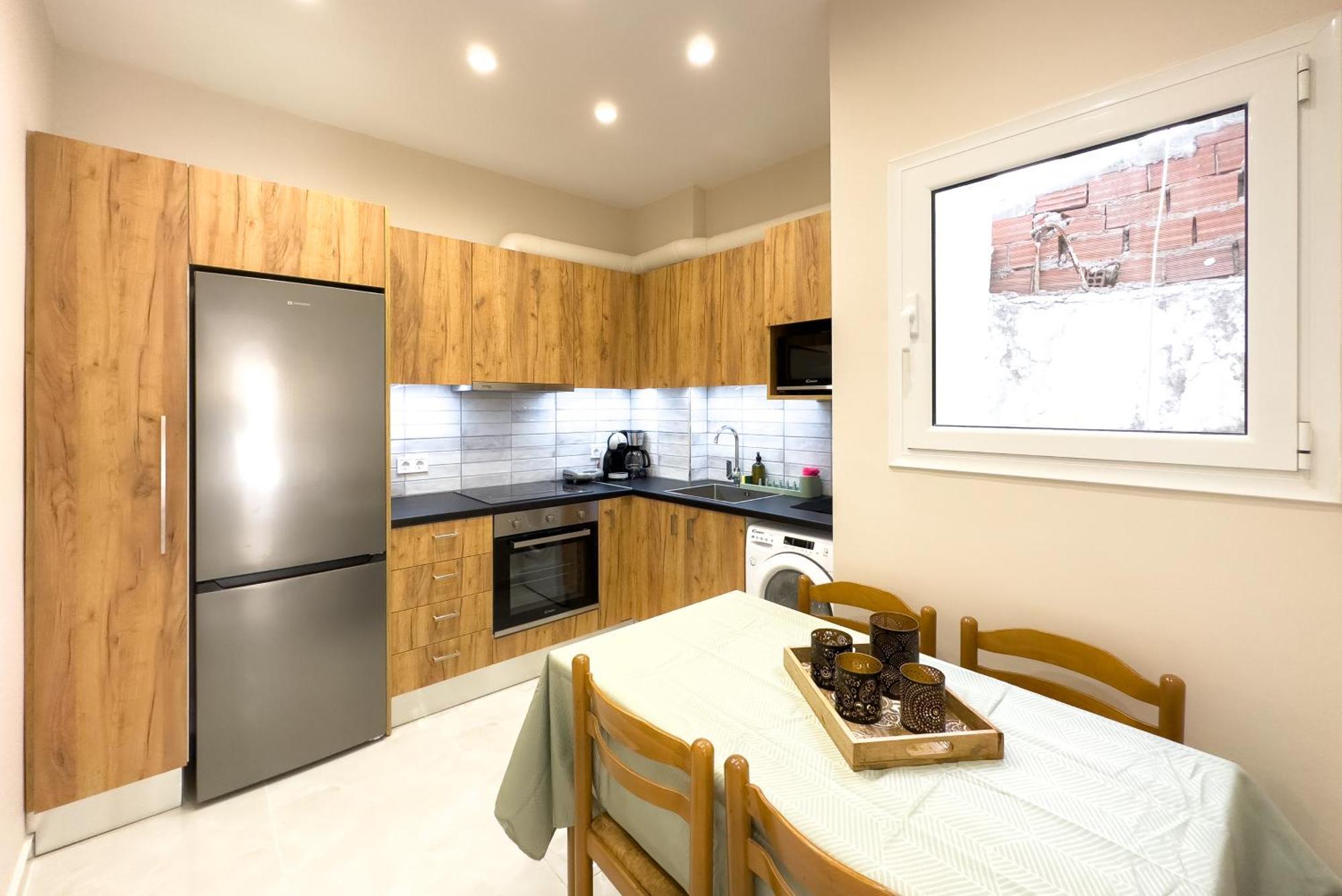 Eclectic Moonstone In Apartment Athens